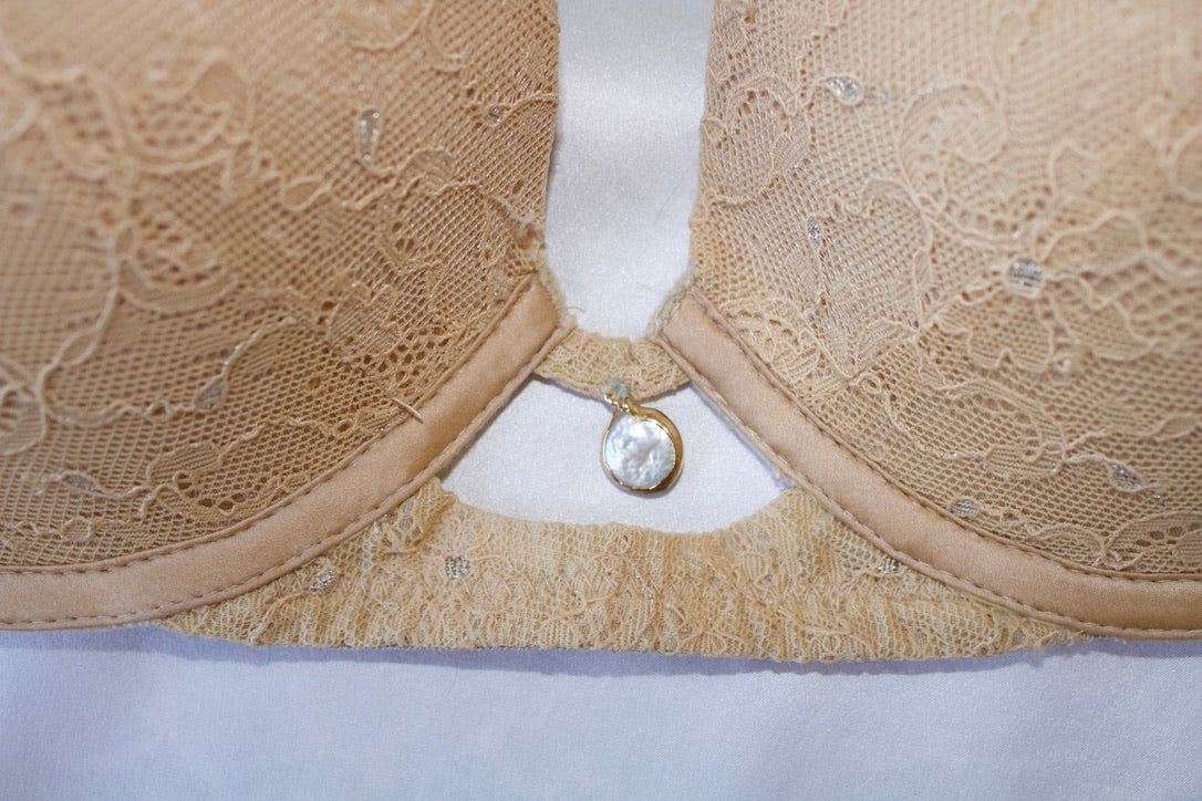 Set in Nude