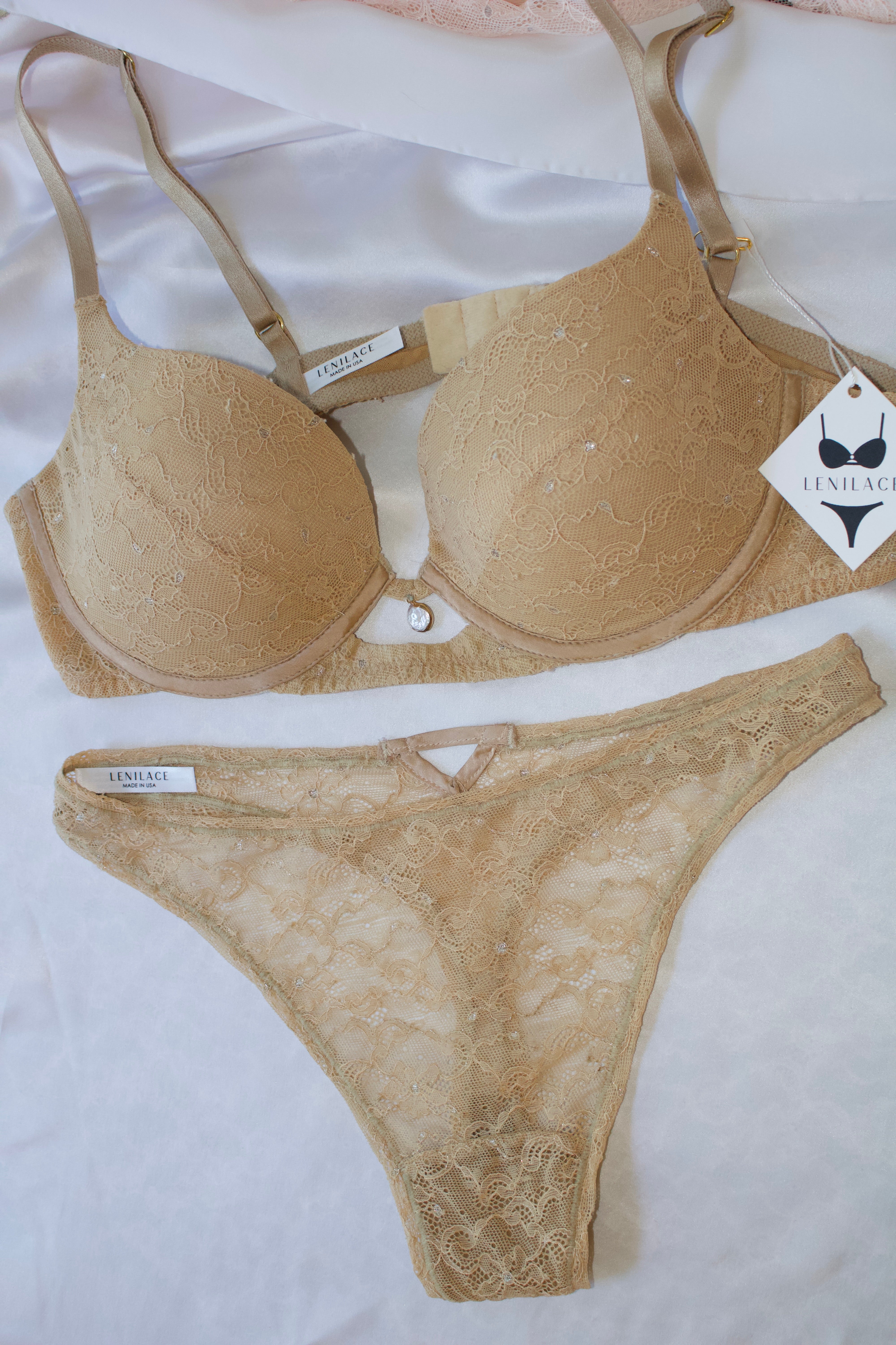 Set in Nude